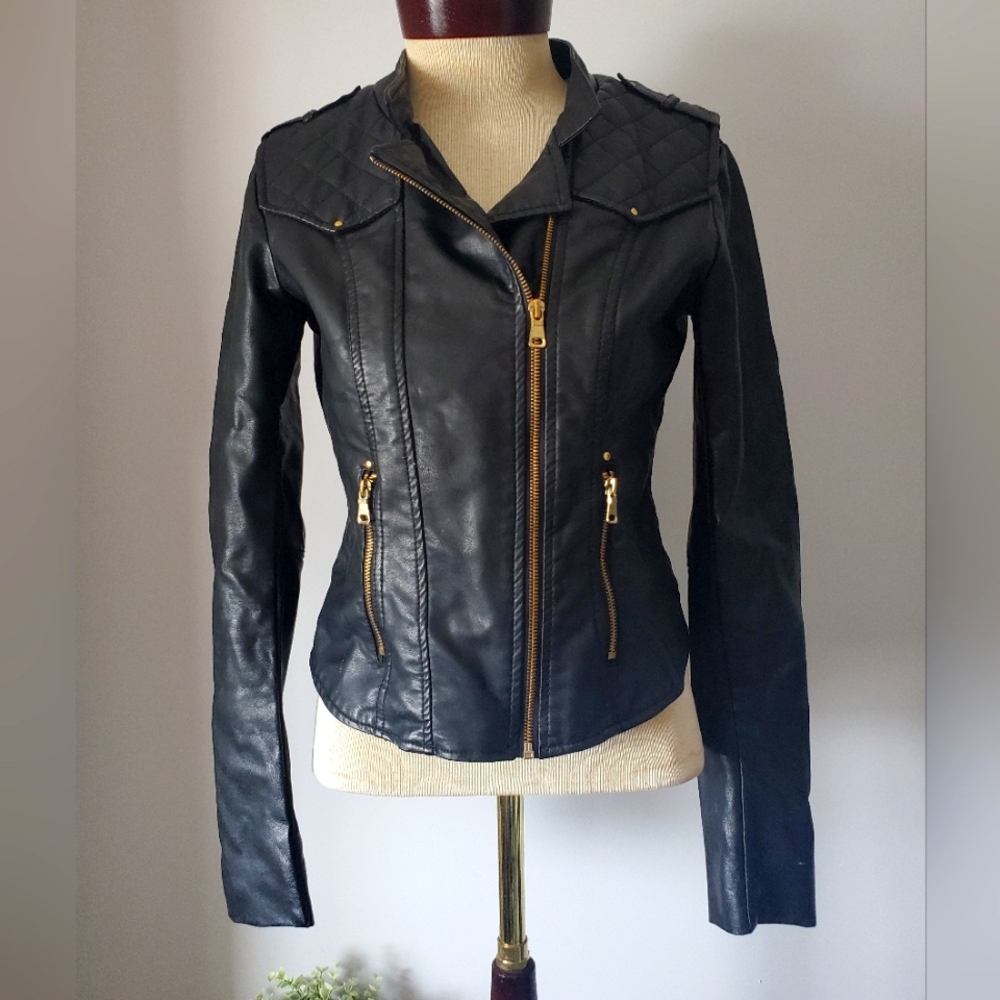 Ci Sono vegan leather jacket with skull interior 💀.  Size small